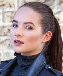 Christine Berge's Instagram, Twitter & Facebook