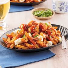 Gatez Vous Avec Notre Delicieuse Poutine General Tao Qui Combine Le Meilleur De Ces Deux Plats Une Bouchee Et Vous Serez Conquis In 2020 Food Preparation Food Poutine