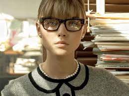 Pin By Summer Bellessa On Glasses Bangs And Glasses Hairstyles With Glasses Glasses Makeup