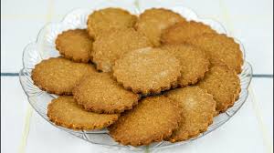 La farina di ceci è un'alternativa salutare, economica e davvero squisita alla farina bianca comune. Biscotti Con Farina Di Ceci Nocciole Arancia Cannella Senza Burro Youtube