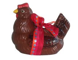 Avec l'arrivée de pâques, tu peux choisir de colorier cette poule qui couve plusieurs bons oeufs. Coloriage Poule De Paques A Imprimer Et Colorier