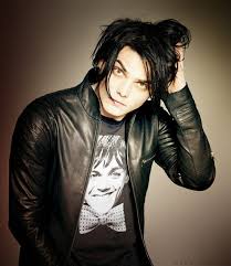 Black Hair Will Always Be My Favourite Hair Colour On Gerard Just Because Gerard Way My Chemical Romance Gerard