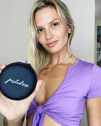 Molly O'Connell ANTM Cycle 16