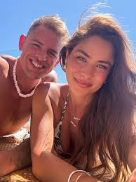 Who looks more tanned here, we are having a debate about it 😂🫣