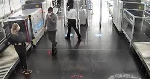 Sbk holding kurucu başkanı s. Sezgin Baran Korkmaz In Yurtdisina Cikis Goruntuleri Ortaya Cikti Independent Turkce