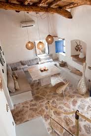 Une Maison Ancienne En Pierres A La Decoration Contemporaine A Formentera Planete Deco A Homes World Vieilles Maisons En Pierre Maison Style Maison Ancienne