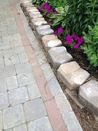 Gartensteine Ideen Wie Sie Dem Garten Einen Schonen Look Durch Steine Verleihen Mit Bildern Gartensteine Garten Garten Gestalten