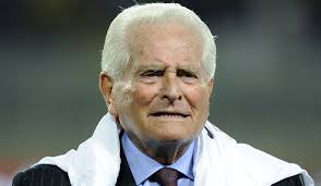 Giampiero boniperti has died of heart failure aged 92.the juventus legend, who had retired from public life in boniperti rose to iconic status in turin, playing 459 games between 1946 and 1961. Rmadrdayigns M