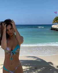Pin On Emily Ratajkowski