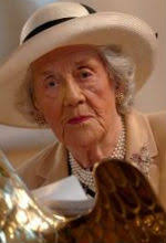 Lady Anne Spencer, * 1920