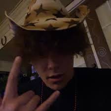 Ryan Fetty's Instagram, Twitter & Facebook