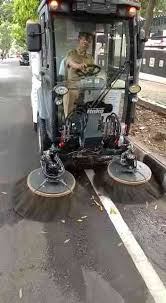 Check spelling or type a new query. Sampah Jalan Kini Disapu Road Sweeper Magetan Today
