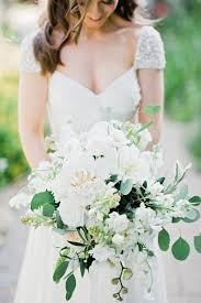 Figuring out what you want is such a delight (ohhh pretty flowers), while also somehow such a headache. Bouquets Style Me Pretty