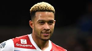 Memphis depay, unconventional soccer player. Memphis Depay Agrees Term With Barcelona Thewistle