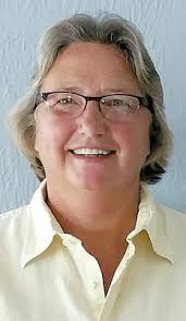 4 seek 2 commissioner seats