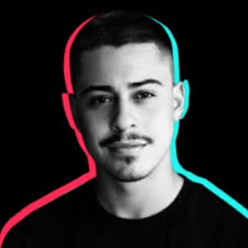 Nunca fui muito de postar por aqui, mas acho que 3 anos de TikTok merecem  uma pausa e um agradecimento especial.