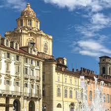 Festa di san lorenzo, diacono e martire, che, desideroso, come riferisce san leone magno, di condividere la sorte di papa sisto. Turin Church Of San Lorenzo Extraordinary Art And Architecture