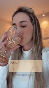 Alivie o desconforto da má digestão com uma simples automassagem! 🌿✨ A  massagem pode ser útil para ambos os casos: azia e má digestão. Se o caso é  de comida que não “desceu” direito, essa automassagem ...