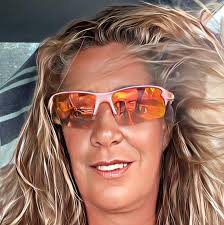 ✴️ 𝙍𝙀𝘾𝙄𝙋𝙀:  https://cafedelites.com/chocolate-chip-cookie-marbled-skillet-brownie/ Once  upon a time, a brownie and a chocolate chip cookie fell in love..