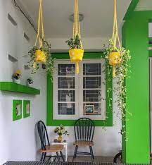 Itulah mengapa kita merasa nyaman dan tenang saat memandangi pepohonan yang rindang dengan dedaunannya yang rimbun. Desain Interior Rumah Warna Hijau Cek Bahan Bangunan