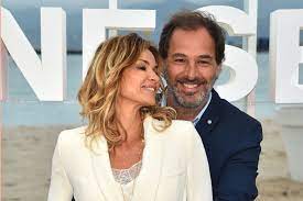 Deux ans après la mort de leur fille jade à l'âge de 5 mois, ingrid chauvin et son mari thierry ont décidé d'afficher leur nouveau bonheur au. Ingrid Chauvin Comment Son Mari Vit Ses Scenes De Sexe