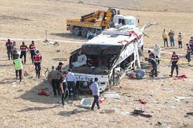 Balikesi̇r'de meydana gelen trafik kazası türkiye'nin gündemi oldu. Mbolzwy3f7cpcm