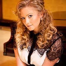 Dawn Carmelo's Instagram, Twitter & Facebook