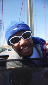 HANGIN OUT THE SUNROOF WITH THE LICENSE PLATE RATTLIN!!!! LaRussell x @p_lo  MAJORLY INDEPENDENT