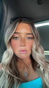 Taylor Kuhl's Instagram, Twitter & Facebook