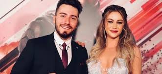 Ünlü youtuber danla bilic, eski sevgilisi berat demir ile şarkıcı simge sağın'ın aşk yaşadığı iddialarına yanıt verdi. Danla Bilic Sevgilisi Berat Demir Instagram