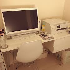 机 ホワイトインテリア pcデスク 一人暮らし モノトーンのインテリア実例 2017 02 26 23 43 15 roomclip ルームクリップ インテリア 机 インテリア 実例 インテリア