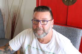 Tasmanian veteran with PTSD rejected from businesses because of assistance  dog