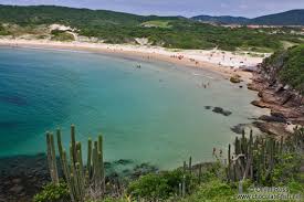 O bairro possui 3 das melhores praias da cidade, sendo elas a praia das conchas, praia do peró e a ilha do japonês. Brazil The State Of Rio De Janeiro Praia Da Concha Horseshoe Beach Near Cabo Frio Chocolate Fish Photos