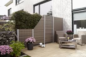 Terrassen Sichtschutz Tolle Ideen Fur Diese Praktische Deko Rattan Sichtschutz Kunststoffzaune Sichtschutz Gunstig