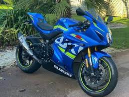 Max torque was 86.3 ft/lbs (117.0 nm) @ 10000 rpm. Suzuki Suzuki Gsxr 1000 R Etat Neuf Gebrauchtmotorrad