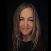 Anna Olinger's Instagram, Twitter & Facebook