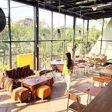 In a cafe (в кафе) вы можете заказать себе чашечку кофе. Cafe Surabaya Wanna Eat