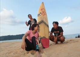 Tämä on hieno elokuva, pitäisi tuoda iloa, naurua, kyyneleitä. Review Filem Surf This Love Gelora Juara Ieyra Com