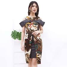 Di tokopedia, tersedia berbagai macam koleksi baju batik modis dari model wanita terkini dan desain terbaru hingga material bahan yang nyaman dan berkualitas secara lengkap. 25 Model Baju Batik Kombinasi Untuk Perayaan Natal