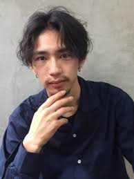 nulbarich jq の髪型で おしゃれムードだだ漏れな男を目指して bangs バングス 男の子のヘアスタイル 髪型 黒髪 メンズ ヘアスタイル
