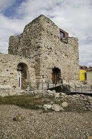 Kalaja E Vjeter Ne Vushtrri 1 Eshte Njeri Nder Monumentet Me Te Vjetra Te Trashegimise Kulturore Ne Qytetin E Vushtrrise Albaner