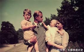 The site owner hides the web page description. ä¼Šä¸½èŽŽç™½äºŒä¸–ä¸Žå­©å­ä»¬çš„åˆå½± æ¯ä¸€å¼ éƒ½è§¦åŠ¨äººçš„å¿ƒå¼¦ å¿«èµ„è®¯