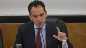 Esta tarde, el secretario de hacienda y crédito público, arturo herrera gutiérrez, sostuvo una reunión de trabajo con gobernadores, en la que se reafirma el. Los Coscorrones De Amlo A Arturo Herrera El Nuevo Titular De Shcp