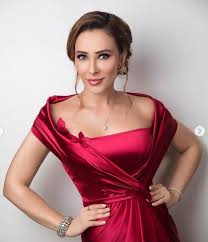 At the age of 19, she started working as a tv presenter. Iulia Vantur Biography Age Movies Songs Boyfriend Nationality