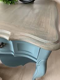Soldend Tables Nightstands Bedside Tables French Etsy In 2020 French Provincial Bedside Table Refinished Table End Tables