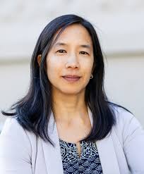 Lindsay Marr's Instagram, Twitter & Facebook