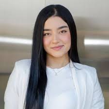 María O., Haydi İspanyolcanın büyüsünü🪄 öğrenelim ve harika kültürlerini  dolaşalım! ✈️🌏 Anadili İspanyolca olan Latina öğretmeni 🌞🌴