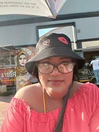 Valerie Rollins's Instagram, Twitter & Facebook