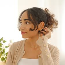 Elvira Ozuna's Instagram, Twitter & Facebook