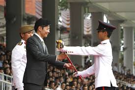 Discover the online chess profile of aloysius ng (aloysiusng) at chess.com. The Singapore Army 2lt Aloysius Ng Siew Theng Receiving The Infantry Sword Of Honour From Mr Lawrence Wong Facebook